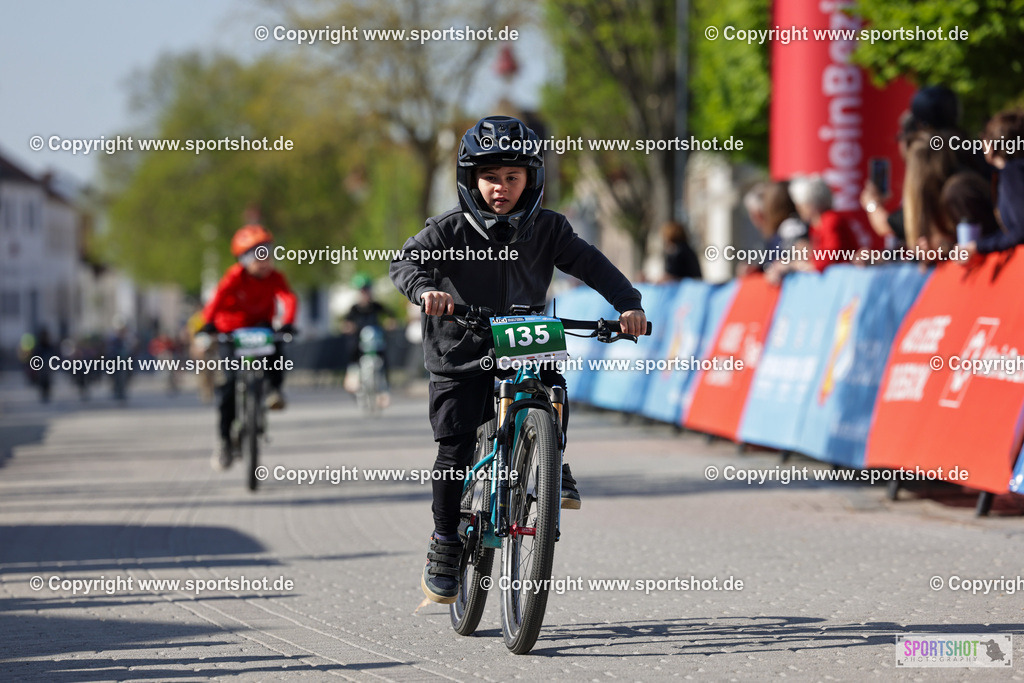 174_VJ__4480 | Neusiedlersee Radmarathon 2026@sportshot_your_pictrs #yourpictures#roadtowm2029 #nrm #neusiedlerseeradmarathon #neusiedlersee #neusiedlerseetourismus #burgenland #mörbisch #nrm26 #burgenlandtourismus #voglundco #poweredbyburgenlandtourismus #radsport #rad #marathon #ucigranfondo #visitburgenland #ucigranfondoworldseries