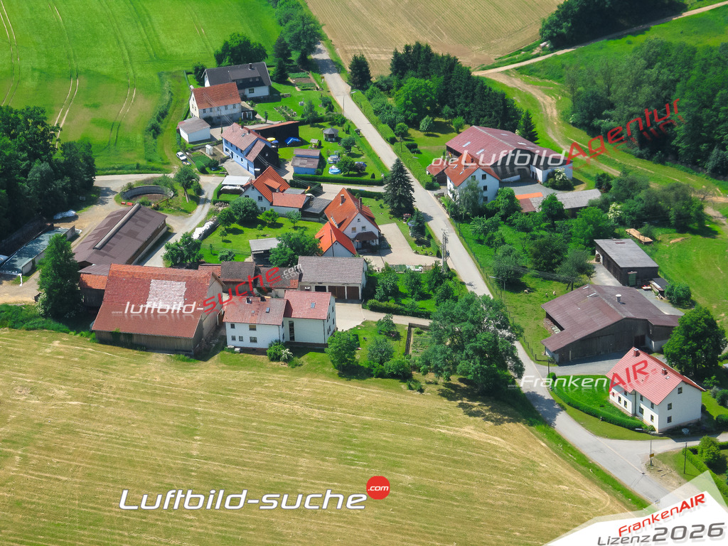 Die Luftaufnahme Weides - Küps wurde vom UL-Flugzeug (keine Drohne) aus fotografiert.Hohe Druck- Auflösung-die Geschenkidee!