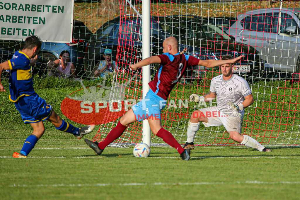 SK Maria Saal - DSG Ferlach 2-3, Unterliga Ost | Maximilian Melbinger (DSG Ferlach #11) Manuel Jachs (SK Maria Saal #44) Nenad Popovic (SK Maria Saal #8) SK Maria Saal - DSG Ferlach 2-3 am 22.08.2023 in Maria Saal
(Sportplatz), Austria, (Photo by Ernst Krawagner sport-fan.at) - Realisiert mit Pictrs.com