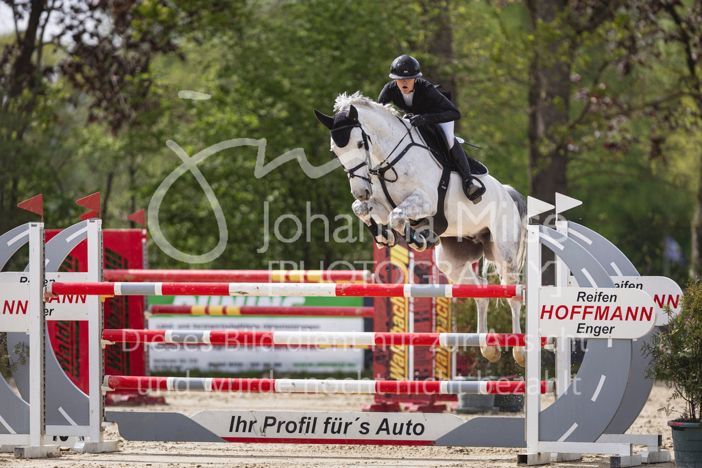260502_Spenge_10_Punkte-M2-136 | Deine schönsten Turniermomente als professionelle Fotos! Entdecke hochwertige Pferdesport-Fotografie im Online-Shop. Jetzt Fotos finden & bestellen!