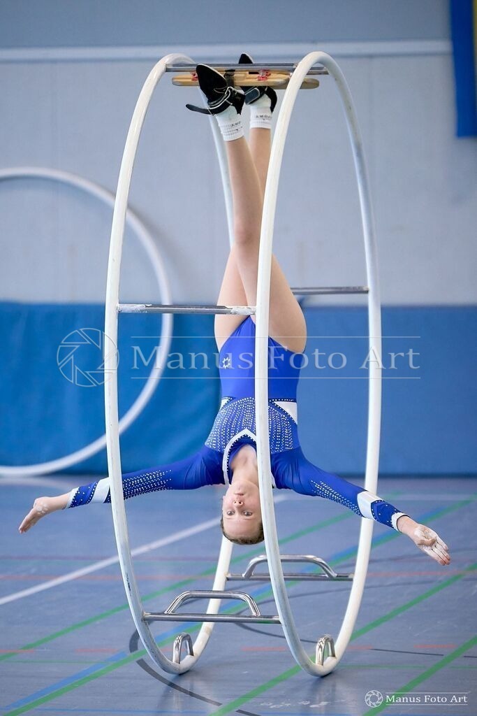 2024-06-21-B-DSC02823 | Professionelle Sportfotografie in Hamburg, Schleswig-Holstein und Niedersachsen – spezialisiert auf Rhönrad, Geräteturnen, Leistungsturnen und rhythmische Sportgymnastik. Bundesweite Begleitung von Rhönrad-Events. Jetzt Sport-Fotos - Realisiert mit Pictrs.com