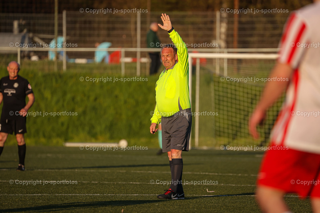 BQ3I2899 | 02.05.2023; Kreisliga C2 Dillenburg; Kunstrasenplatz Oberscheld; SV Oberscheld II - SG Ambach II; Ergebnis 3:4 (0:2)