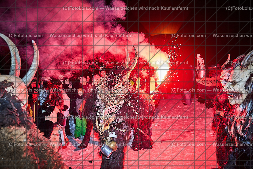 _ALP8286_NACHTderBALLONE_Lackenhof_Gaminger Oetscherteufel | ... mit dem Ballonsportclub Ötscherland aus Wieselburg, der Bergrettung Lackenhof mit einer Schauübung, der Perchtengruppe 'Gaminger Ötscherteufeln' und dem Musikverein Lackenhof, die Ballonfahrer spendeten ihre Gage in diesem Jahr dem schwer verunglückten Gerald Bernreiter alias 'KLEX' der erst nach der ReHa und einem Umbau seines Hauses in Lackenhof frühestens im Mai 2026 wieder nach Hause kommen kann, So 28. Dezember 2025.