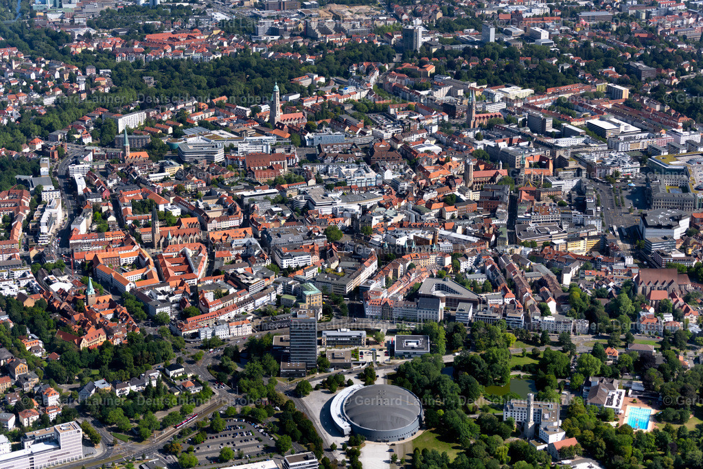 4035165 | BRAUNSCHWEIG 31.07.2020 Stadtansicht des Innenstadtbereiches im Ortsteil Innenstadt in Braunschweig im Bundesland Niedersachsen, Deutschland. Weiterführende Informationen bei: Stadt Braunschweig. // City view on down town in the district Innenstadt in Brunswick in the state Lower Saxony, Germany. Further information at: Stadt Braunschweig. Foto: Gerhard Launer