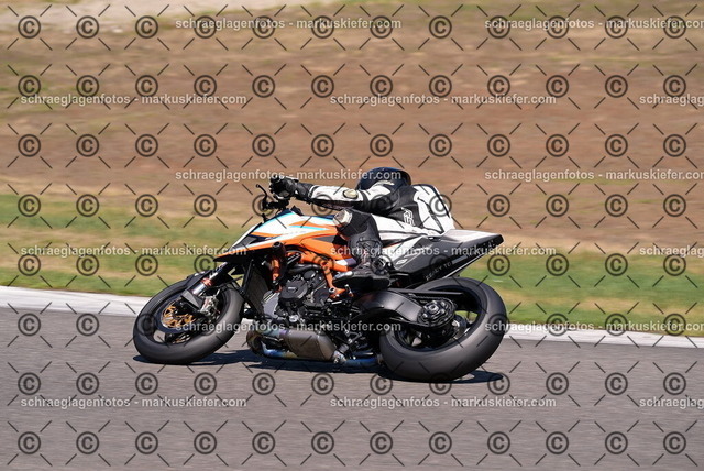 26bt04-1918 | markuskiefer.com - Realisiert mit Pictrs.com