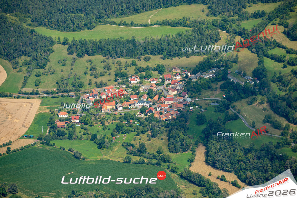 Das Luftbild zeigt : Kleingölitz Bad Blankenburg - Die Luftaufnahme wurde 2024 vom UL-Flugzeug aus erstellt ( keine Drohne ) - Hochauflösende Luftaufnahme - Für grossformatige Ausdrucke geeignet. Die Geschenkidee !Mit Lizenz und Bildrechte bestellbar