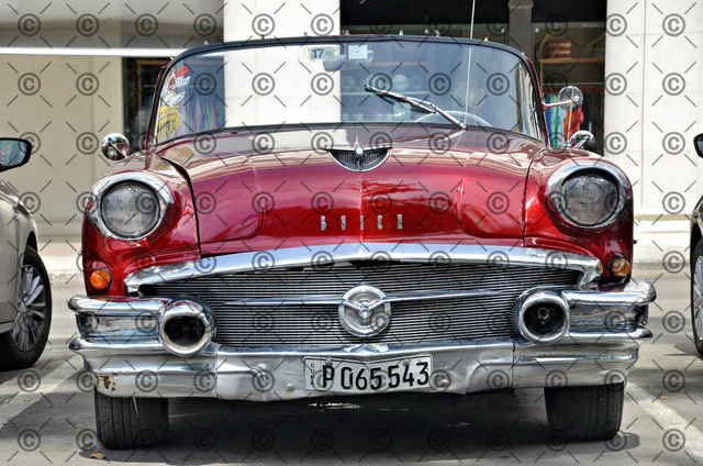 RGE_2342d | Amerikanischer Oldtimer in Havanna     Fotograf: Ralf Gebhardt - Realisiert mit Pictrs.com