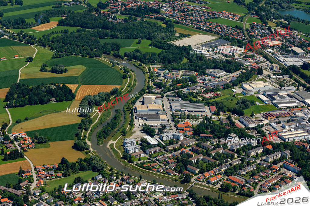Aktuelles Luftbild von  Weilheim in Oberbayern - Die Luftaufnahme wurde 2022 mittels UL-Flugzeug erstellt ( keine Drohne ) - hochauflösende Kamera-Systeme von  Canon -Beste Qualität - Für grossformatige Ausdrucke geeignet. Die Geschenkidee !