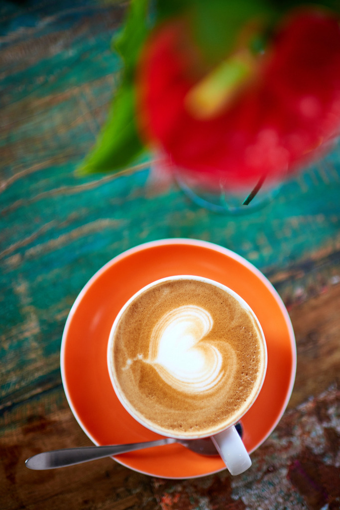 Cafebrennerei Franze | Wien, Austria - August 08, 2019: Cafebrennerei Franze am Kutschkermarkt; Melange mit einem Herz. - Realisiert mit Pictrs.com