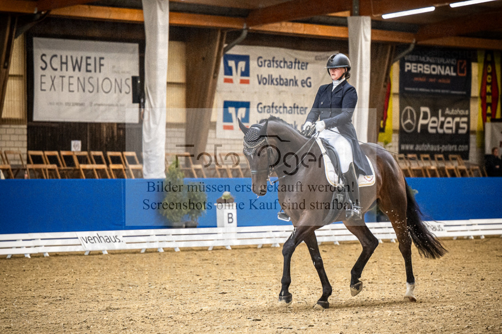 DOS_0254 | Entdecke hochwertige Reitturnierfotos von Foto Oger. Professionell, emotional und authentisch – jetzt Lieblingsmomente im Shop bestellen.Deutschlandweite Turnierfotografie. - Realisiert mit Pictrs.com