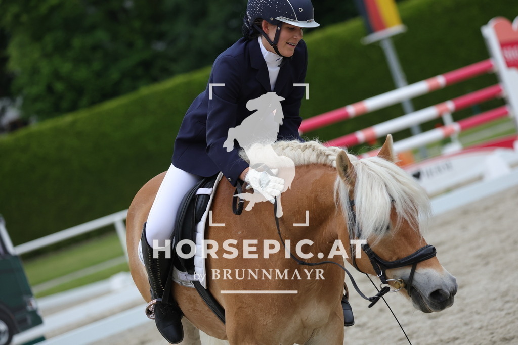 0P6A7326 | Willkommen bei Brunnmayr - Design & Fotografie – Ihrem Spezialisten für Reitturniere und Pferdeveranstaltungen in Oberösterreich, Salzburg und Bayern! Seit über 17 Jahren sind wir leidenschaftlich dabei.