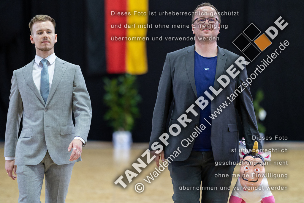 20230423-00181 | Hier finden Sie Tanz Bilder vom Latein und Standard Formationen tanzen. Sportbilder vom Tanzsport. Schöne Fotos und von Weltmeisterschaft, Europameisterschaft, Bundesliga, Regionalliga, Oberliga und Landesliga sowie von GOC Stuttgart, DanceComp, WM Bremen