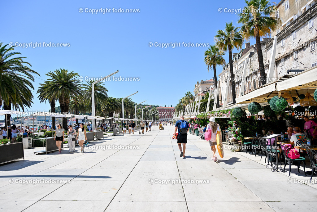 Kroatien_ Split_ 21.07.2025-167 | 21.07.2025, Kroatien, HRV, Split, im Bild Themenbild, Stadtansichten, Promenade, spazieren, Palmen, Gastronomie, Restaurant, Cafe, Touristen, Tourismus, Feature, SymbolbildSplit zweitgroesste Stadt Kroatiens. Die Stadt ist Verwaltungssitz der Gespanschaft Split-Dalmatien 