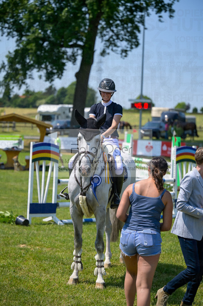 Reitturnier Voxtrup | Entdecke hochwertige Reitturnierfotos von Foto Oger. Professionell, emotional und authentisch – jetzt Lieblingsmomente im Shop bestellen.Deutschlandweite Turnierfotografie. - Realisiert mit Pictrs.com