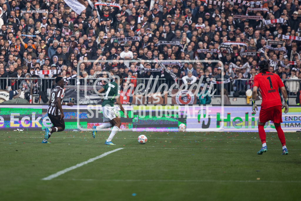 Fußball I Männer I Saison 2025-2026 I Bundesliga I FC St. Pauli - VfL Wolfsburg I 12937 | realhellocedii - Realisiert mit Pictrs.com