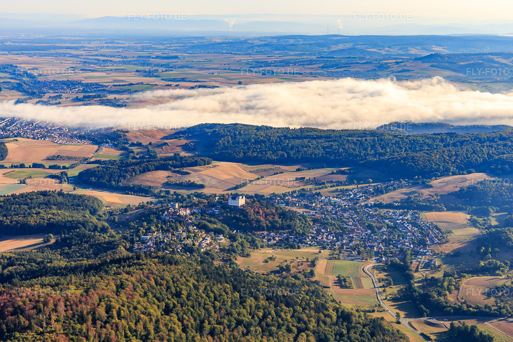 Luftbild: Ortsansicht mit Schloß Lichtenberg aus Süden im Ortsteil Niedernhausen in Fischbachtal im Bundesland Hessen in Deutschland. Foto: IMG_110949.jpg vom 08.09.2018 durch Werner Riehm/FLY-FOTO.deWWW.SCHLOSS-LICHTENBERG.DE