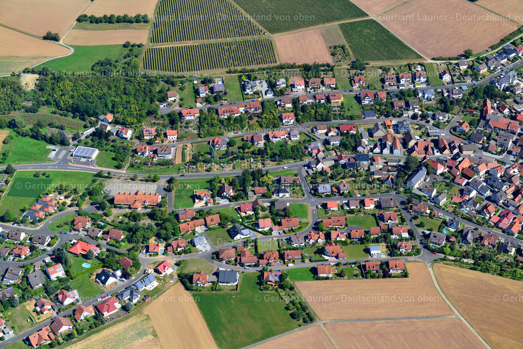 3650059 | OBERLEINACH 31.08.2016 Wohngebiet einer Einfamilienhaus- Siedlung  in Oberleinach im Bundesland Bayern, Deutschland // Single-family residential area of settlement  in Oberleinach in the state Bavaria, Germany Foto: Gerhard Launer