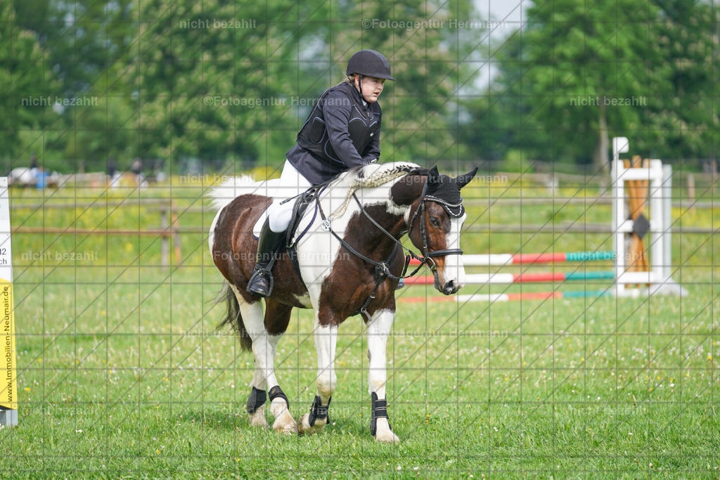 20240509-FAH02207 | Turnierbilder der Turnierfotografen Bayern, Pferdesport Fotografie, Reitsportbilder, Turnier Landberg am Lech, Turnierbilder bayern, Fotoagentur Herrmann