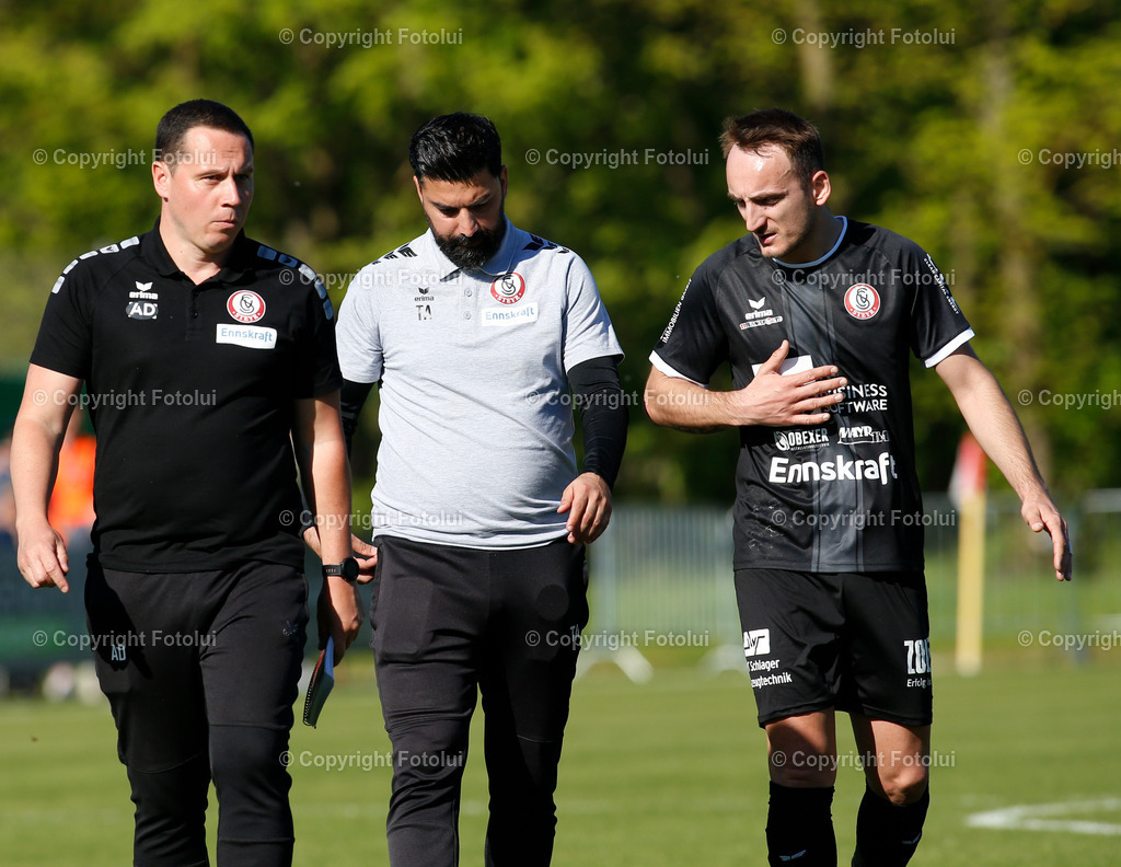 A_LUI_25042026_14 | SPORT,FUSSBALL LT1 OOE LIGA 25.04.2026  ASKOE OEDT 1B-VORWAERTS STEYR  IM BILD:TRAINER ARI TANER UND DAVOR BRAJKOVIC  (BEIDE STEYR) FOTO:FOTOLUI