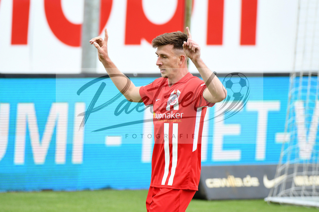 SVMFCH20200606_0062 | Fussball, Herren: Daniel Hanslik (FC Hansa Rostock) Torjubel, jubelt nach seinem Tor zum 0:3 bei dem Spiel der 3. Liga zwischen SV Meppen und FC Hansa Rostock in der Haensch-Arena am 06.06.2020 in Meppen, Deutschland.DFB / DFL REGULATIONS PROHIBIT ANY USE OF PHOTOGRAPHS AS IMAGE SEQUENCES AND/OR QUASI-VIDEO. - Realisiert mit Pictrs.com