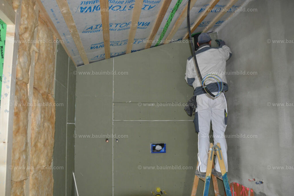 bib-lg18-putzarbeiten-0155 | Nach LV-Leistungsgruppen sortierte Detailfotos über den Bau eines Hauses. Alle Hausbau-Bilder direkt vom Urheber und Autor der Website Haus-Selber-Bauen.com