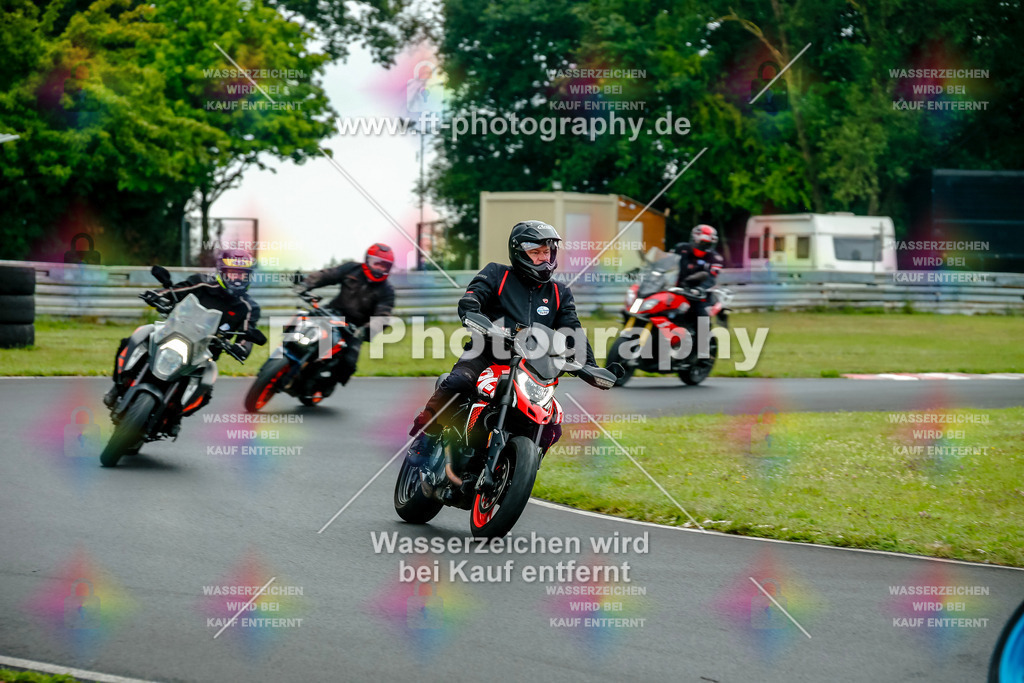 VBK-3525 | Hier findet Ihr Bilder von Touristenfahrten auf der Nürburgring Nordschleife oder von anderen Veranstaltungen die ich besucht habe. Viel Spass beim Durch Schauen 
