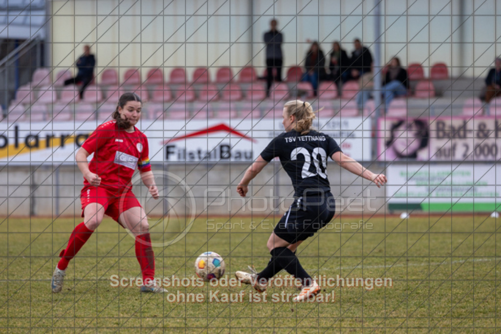 20250223_141051_0526 | #,1.FC Donzdorf (rot) vs. TSV Tettnang (schwarz), Fussball, Frauen-WFV-Pokal Achtelfinale, Saison 2024/2025, Rasenplatz Lautertal Stadion, Süßener Straße 16, 73072 Donzdorf, 23.02.2025 - 13:00 Uhr,Foto: PhotoPeet-Sportfotografie/Peter Harich