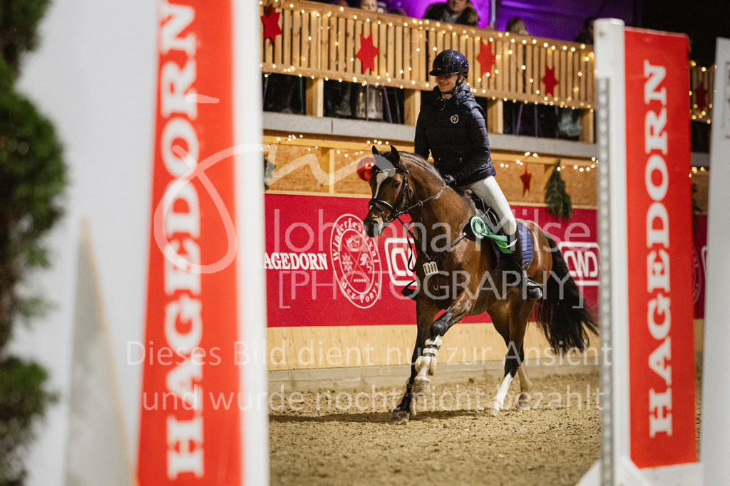231118_PonyTrophy-301 | Deine schönsten Turniermomente als professionelle Fotos! Entdecke hochwertige Pferdesport-Fotografie im Online-Shop. Jetzt Fotos finden & bestellen!