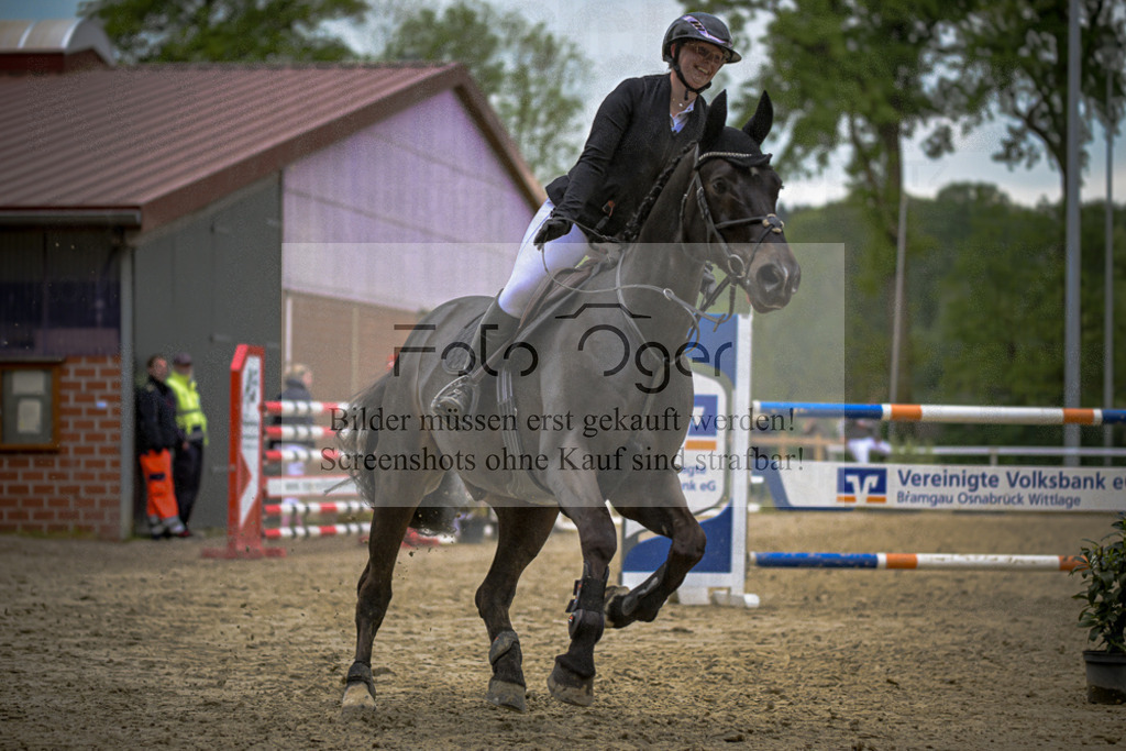 20240505-DOS_2555 | Entdecke hochwertige Reitturnierfotos von Foto Oger. Professionell, emotional und authentisch – jetzt Lieblingsmomente im Shop bestellen.Deutschlandweite Turnierfotografie. - Realisiert mit Pictrs.com