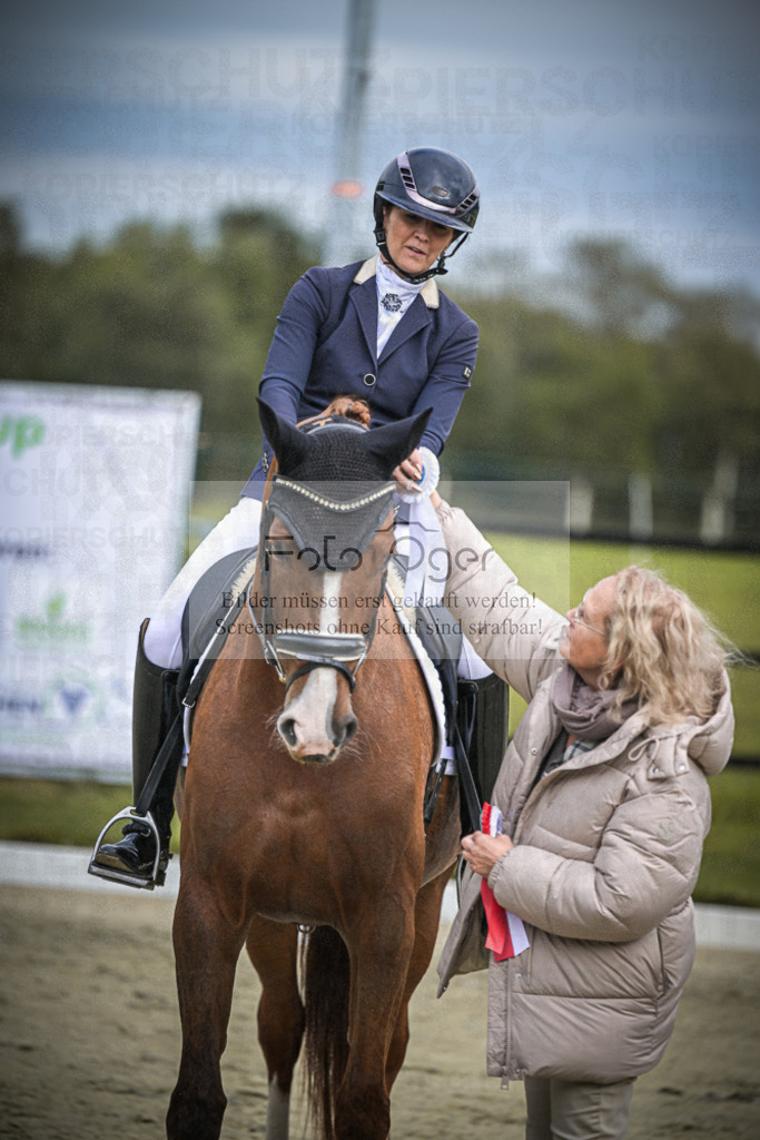 DOS_0022 | Entdecke hochwertige Reitturnierfotos von Foto Oger. Professionell, emotional und authentisch – jetzt Lieblingsmomente im Shop bestellen.Deutschlandweite Turnierfotografie. - Realisiert mit Pictrs.com