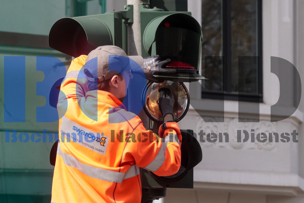 Bergmann-Ampel vor dem Deutschen Bergbaumuseum {date} -  | {headline}



(Foto: Sebastian Sendlak / BOND)

 - Realisiert mit Pictrs.com