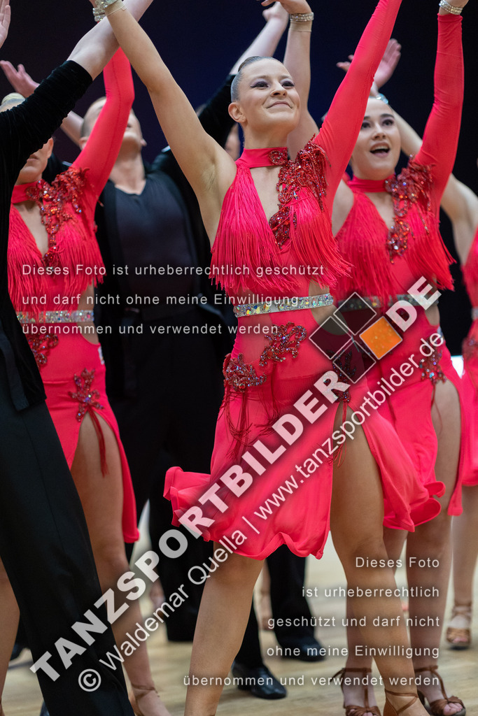 20230115-00749 | Hier finden Sie Tanz Bilder vom Latein und Standard Formationen tanzen. Sportbilder vom Tanzsport. Schöne Fotos und von Weltmeisterschaft, Europameisterschaft, Bundesliga, Regionalliga, Oberliga und Landesliga sowie von GOC Stuttgart, DanceComp, WM Bremen