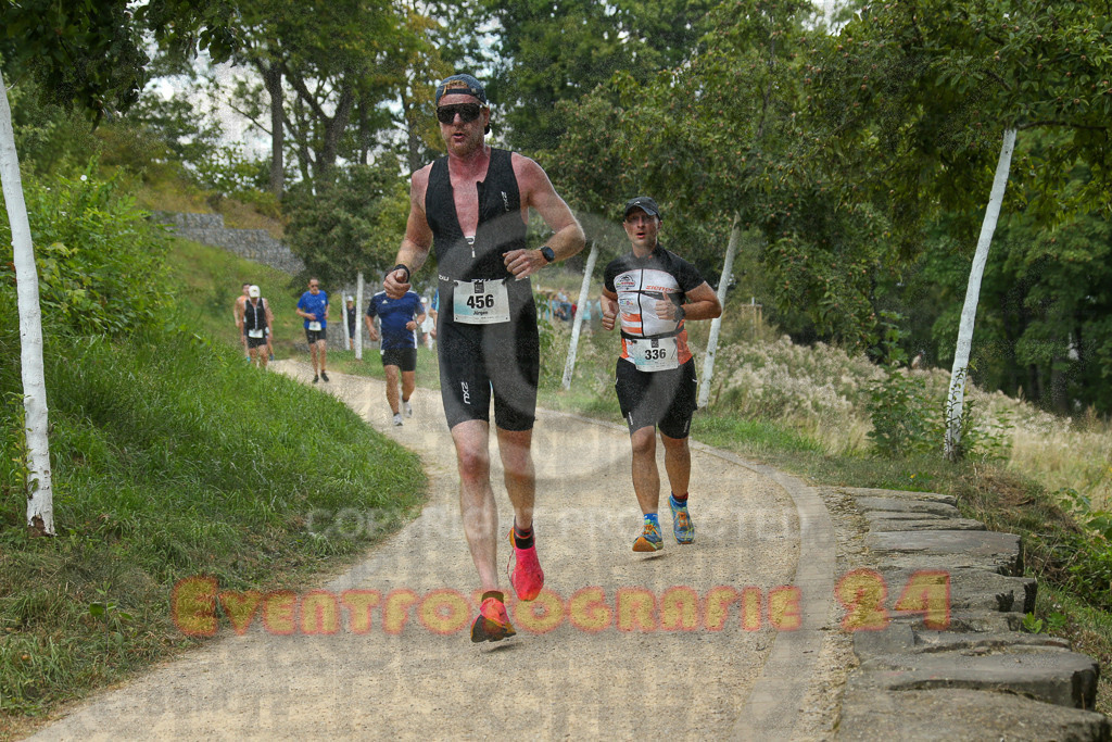 250824_1349_EX1_3840 | Sportfotografie im Rhein-Sieg Kreis, Köln, Bonn, NRW, Rheinland Pfalz, Hessen, etc. Unser Tätigkeitsfeld umfasst den Laufsport vom Volkslauf über den Marathon, Duathlon, Triathon bis zum Ultralauf wie Kölnpfad Ultra oder Schindertrail.