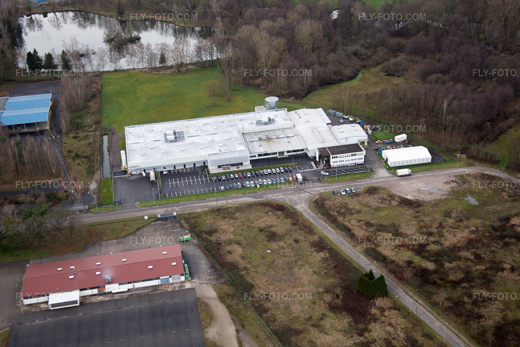 Aerial view: Parker Hannifin Manufacturing in the district Altenstadt in Wissembourg in the state Bas-Rhin, France.Photo: IMG_085861.jpg taken on 01/08/2016 by Werner Riehm/FLY-FOTO.comResolution of the original: 5472 x 3648 px