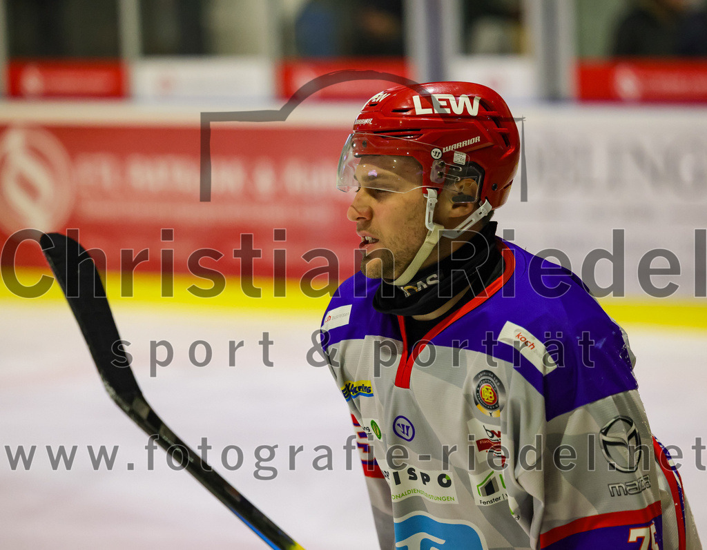 2026-02-15_099_TSV_Erding_gegen_EC_Peiting | Erding, Deutschland, 15.02.2026:Eishockey, Oberliga Süd 2025 / 2026, 47. Spieltag, TSV Erding gegen EC Peiting, Endergebnis: 4:5Niklas Greil (EC Peiting, #75)Foto: Christian Riedel / fotografie-riedel.net