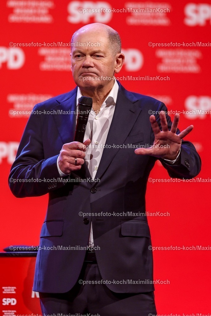 SPD21022502311 | 21.02.2025, Wahlkampfveranstaltung SPD,  Abschlusskundgebung der Sozialdemokratische Partei Deutschlands vor den Bundestagswahlen, Westfalenhalle Dortmund. Im Bild: Bundeskanzler der Bundesrepublik Deutschland und Spitzenkandidat der SPD - Olaf Scholz (SPD)