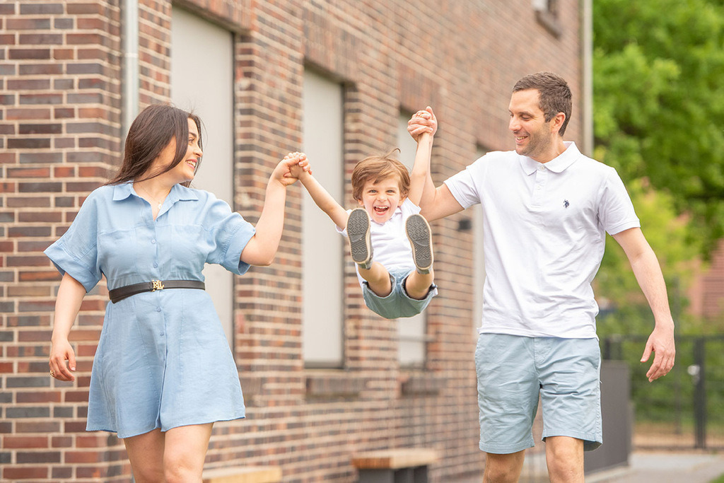 Galerie-Familie (22) | Mein Name ist Arkadius. Ich fotografiere Ihre Hochzeit in Frankfurt und im Umkreis von 200 km. Als Fotograf bin ich noch bekannt im Bereich Business- und Modefotografie.