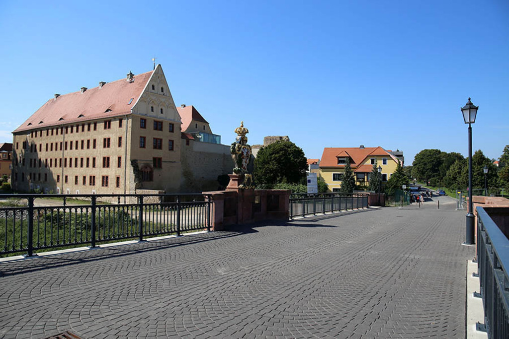 Grimma - Pöppelmannbrücke | Entdecke über 20 Kategorien Leipzig-Motive: Foto-Downloads, hochwertige Poster, Leinwand- & Fine-Art-Prints. Jetzt Lieblingsfoto im Bildlexikon Leipzig Shop bestellen!