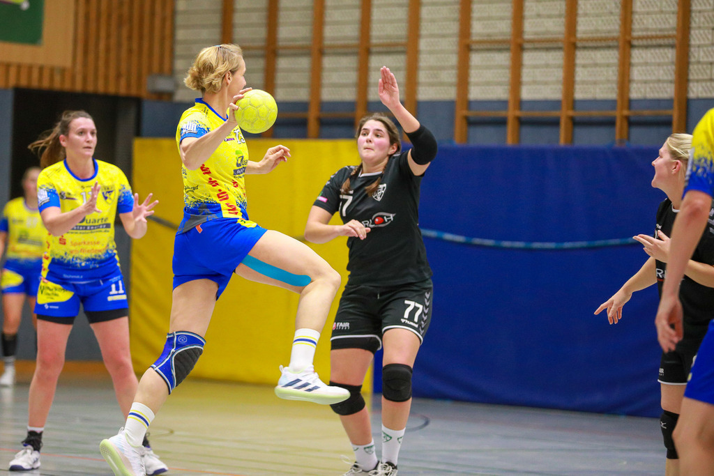 SVN_TvVoerde_021124_054 | Bildergalerie von Sport-Ereignissen aber auch von weiteren spannenden Dingen - nicht nur vom Niederrhein. In Anlehnung an den bekannten Spruch von Hanns Dieter Hüsch heißt das Motto: "Niederrhein ist überall".  - Realisiert mit Pictrs.com