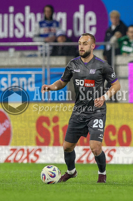 07.04.2026, GER, Fussball, Herren, 3. Liga, Saison 2025/2026, MSV Duisburg - VfL Osnabrück | David Kopacz (Osnabrück) in Aktion am Ball, Einzelaktion 