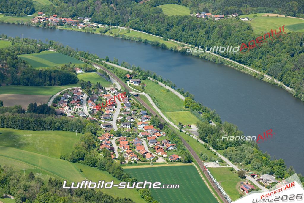 Das Luftbild der Stadt Ratzing wurde 2019 vom Flugzeug heraus erstellt (keine Drohne) Aufnahmehöhe ca.400 Meter- hohe Auflösung- beste Druck-Qualität garantiert!