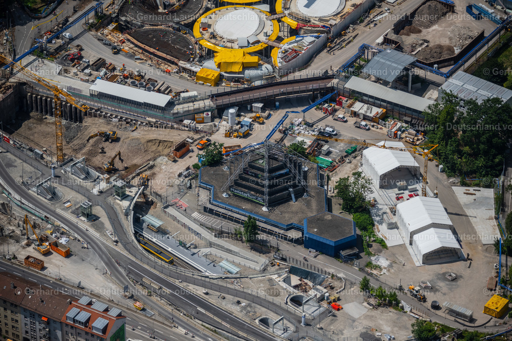 4046435 | STUTTGART 19.07.2021 Baustelle zum Eisenbahntunnel- Neubau zum Projekt S21 entlang der Willy-Brandt-Straße in Stuttgart im Bundesland Baden-Württemberg, Deutschland. Weiterführende Informationen bei: Ed. Züblin AG. // Construction site for new train- tunnel construction zum Projekt S21 along the Willy-Brandt-Strasse in Stuttgart in the state Baden-Wurttemberg, Germany. Further information at: Ed. Zueblin AG. Foto: Gerhard Launer