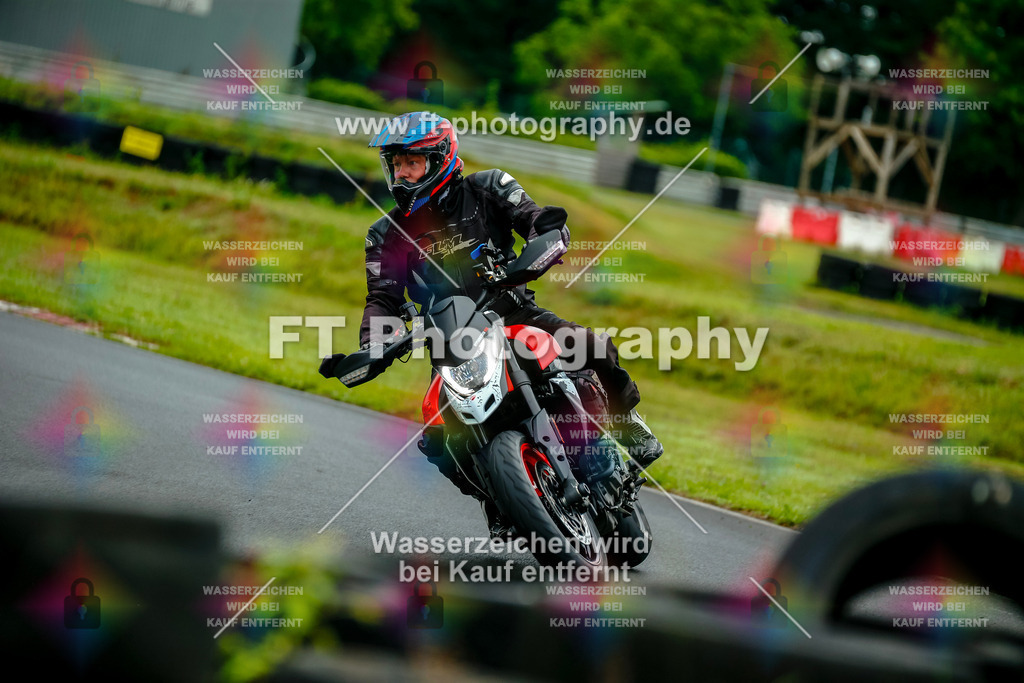 VBK-3806 | Hier findet Ihr Bilder von Touristenfahrten auf der Nürburgring Nordschleife oder von anderen Veranstaltungen die ich besucht habe. Viel Spass beim Durch Schauen 