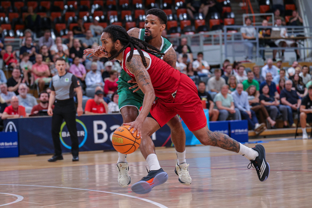 BAYER GIANTS vs VET-CONCEPT Gladiators Trier Test-85 | Fotos von Basketballspielen aus dem Raum NRW fotografiert von Gero Mueller-Laschet und Daniel Schaefer - Realisiert mit Pictrs.com