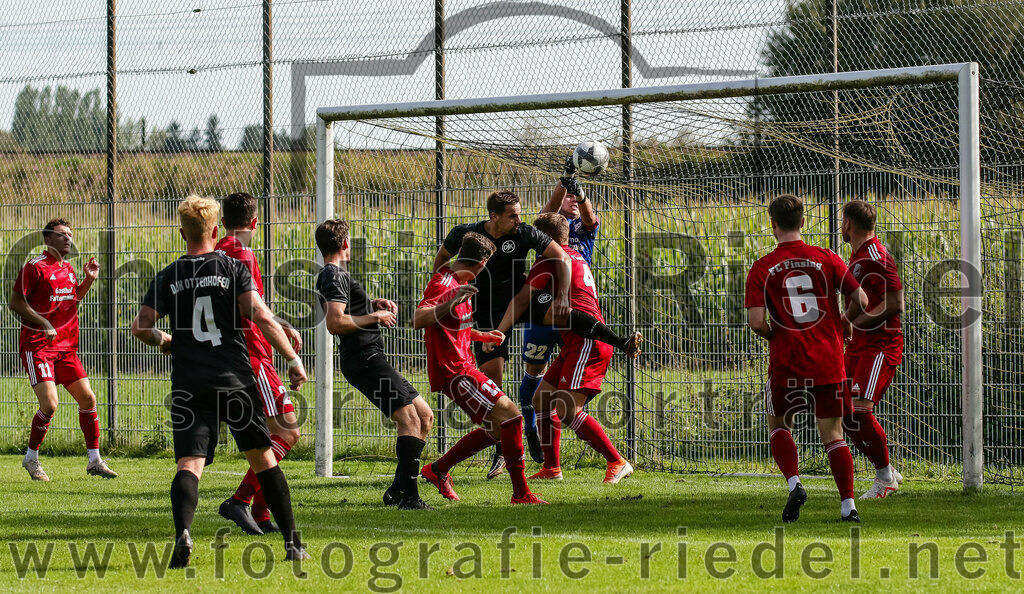2023-09-17_029_DJK_Ottenhofen_gegen_FC_Finsing_II | Ottenhofen, Deutschland, 17.09.2023:
Fußball, Kreisklasse 2023 / 2024, 7. Spieltag, DJK Ottenhofen gegen FC Finsing II, Endergebnis: 3:0

Andreas Lechner (DJK Ottenhofen, #14), Stefan Jell (FC Finsing, #4), Torwart Tobias Forchhammer (FC Finsing, #22), Maximilian Eberhardtg (FC Finsing, #6), Christopher Biendl (FC Finsing, #21)

Foto: Christian Riedel / fotografie-riedel.net