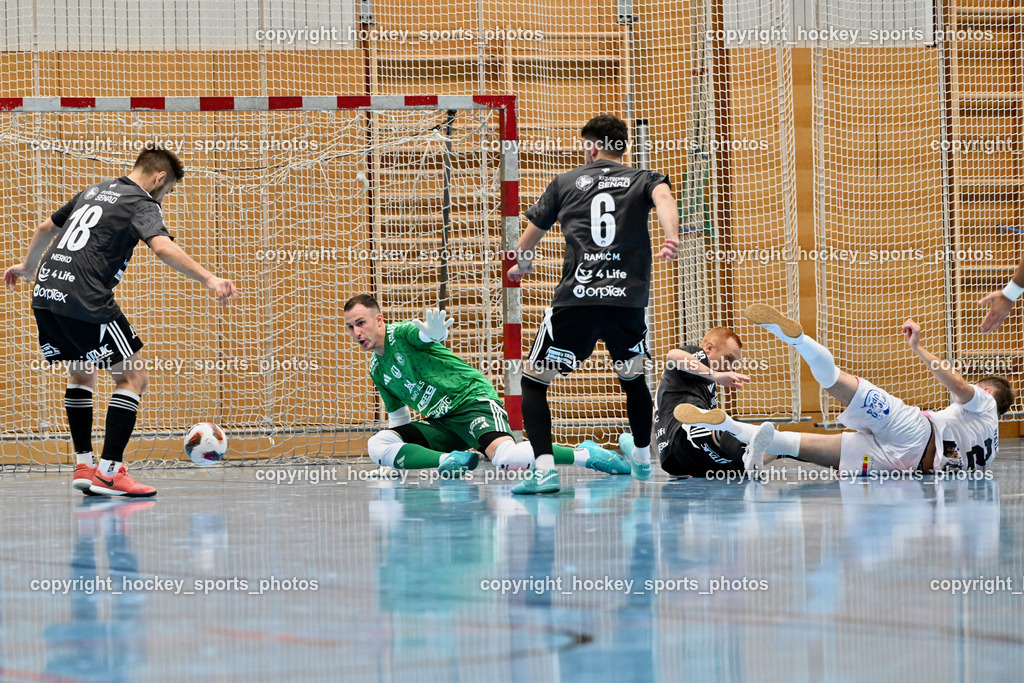 Carinthia Flamengo Futsal Club vs. FC Ljuti Krajisnici | #18 Nermin Hasanbegovic FC Ljuti Krajisnici, #24 Dominik Hemmelmayer FC Ljuti Krajisnici, #6 Muhamed Ramic FC Ljuti Krajisnici, #27 Adnan Hodzic FC Ljuti Krajisnici, #2 Faris Buljubasic Carinthia Flamengo, Carinthia Flamengo Futsal Club vs. FC Ljuti Krajisnici, Carinthia Flamengo Fusal Club vs. FC Ljuti Krajisnici am 12.10.2025 in Klagenfurt (Ballspielhalle Viktring), Austria, (Photo by Bernd Stefan)
