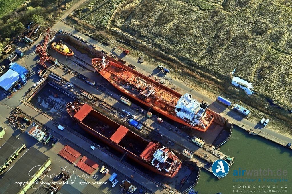 HDR - Husumer Dock und Reparatur GmbH & Co. KG | Entdecken Sie atemberaubende Luftbilder und Fotografien auf airwatch.de - Tauchen Sie ein in eine Welt voller faszinierender Aufnahmen aus der Vogelperspektive.