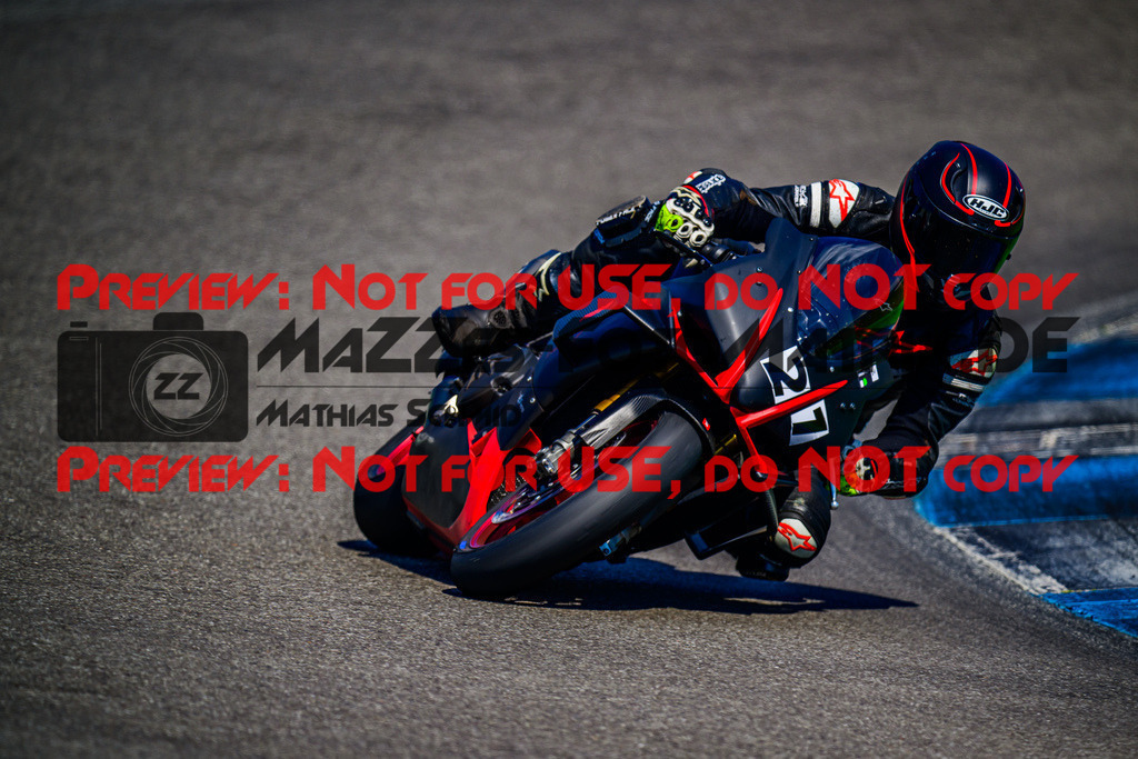 MaZZes_FotoMatrix_240520_6007705_5961 | WEISS