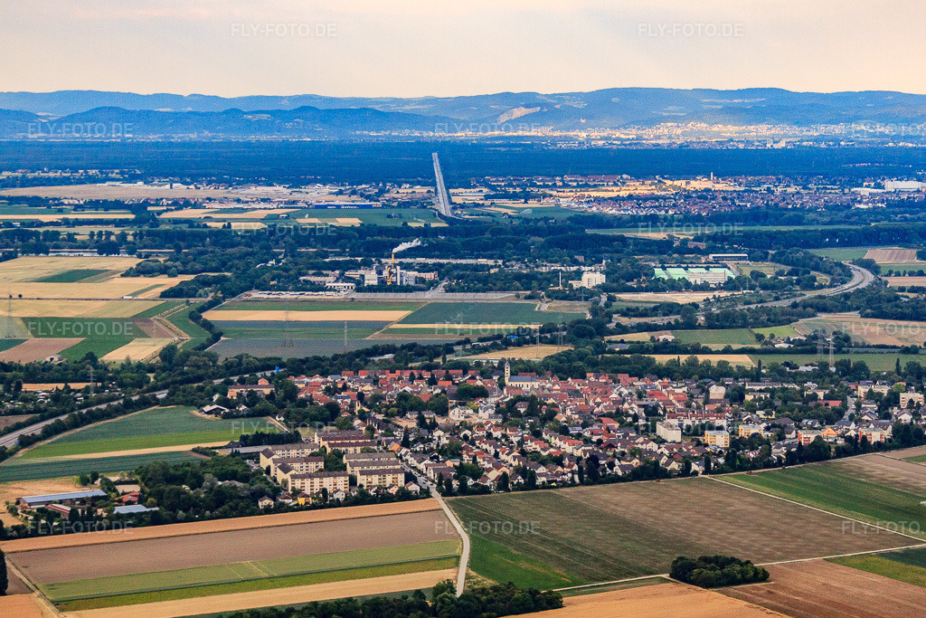 Luftbild: Ortsansicht von Westen im Ortsteil Mörsch in Frankenthal im Bundesland Rheinland-Pfalz in Deutschland. Foto: IMG_69058.jpg vom 24.06.2014 durch Werner Riehm/FLY-FOTO.de – Auflösung des Originals: 4594 x 3063 px