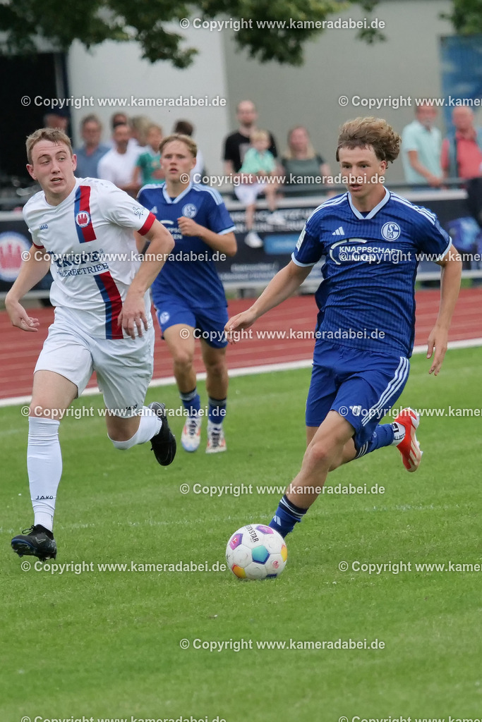 Fußball : Testspiel : SuS 09 Dinslaken - Schalke 04 U 19 am 25.07.2024 | Foto : Jochen Emde / www.kameradabei.de - Realisiert mit Pictrs.com